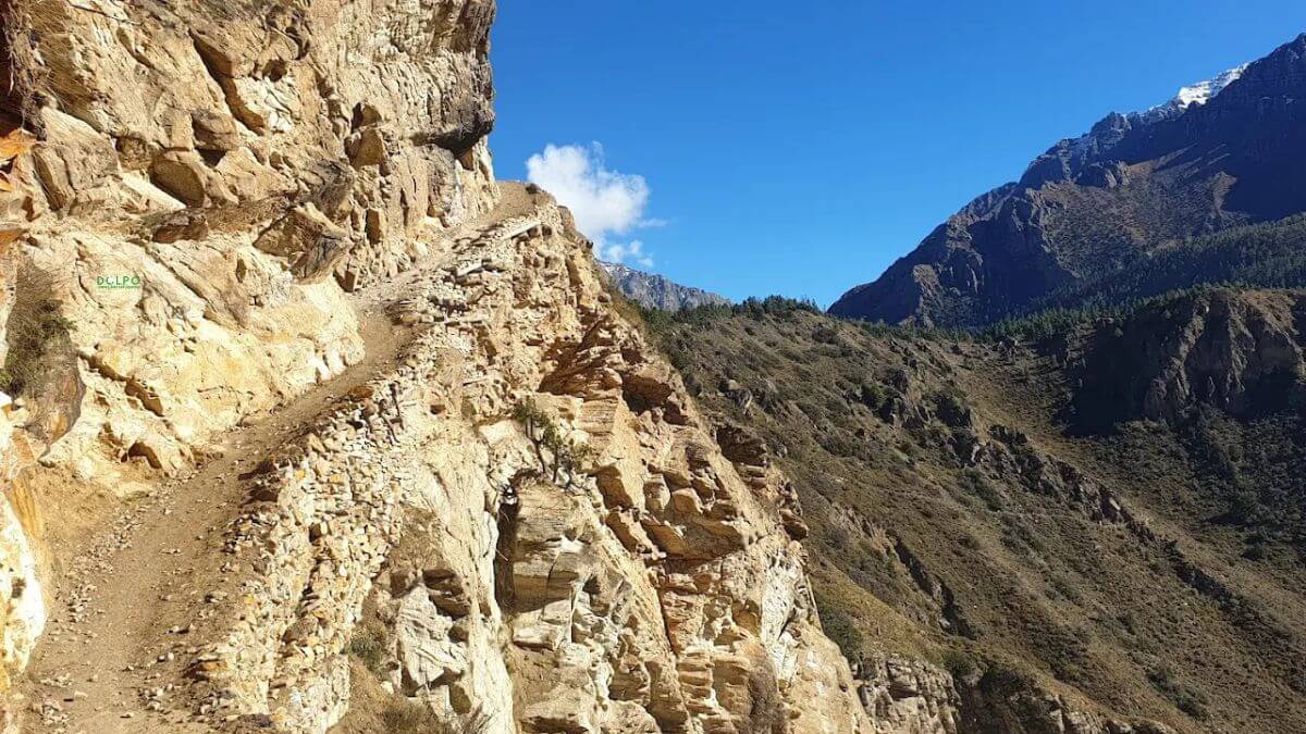 trail-way-to-phoksundo...