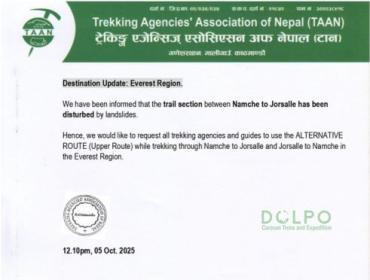 Landslide-Blocks-Everest-Trail-Between-Namche-and-Jorsalle 