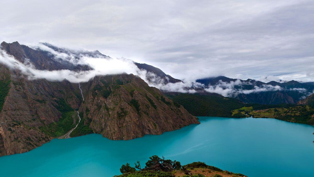 phoksundo-lake-dolpo.jpg