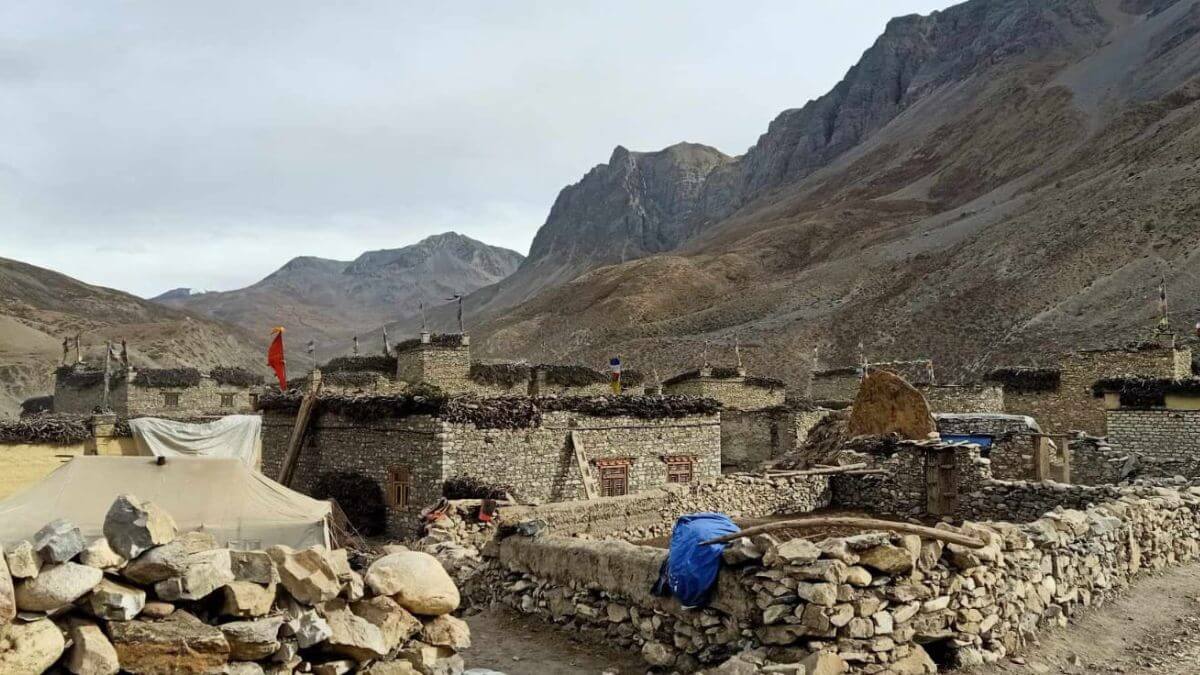 dolpo-village-nepal 